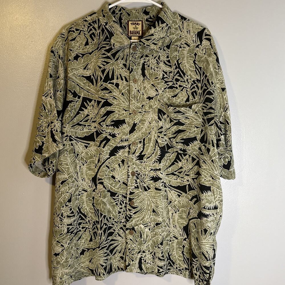 Tommy Bahama Men’s Button Down Shirt Size L 100% Silk Black Palm Tree Print